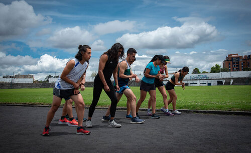 Por primera vez la Universidad Nacional de Colombia envía un grupo de atletas a correr la Media Maratón de Bogotá 2023, son los Embajadores UNAL. Foto: Nicol Torres - Unimedios.