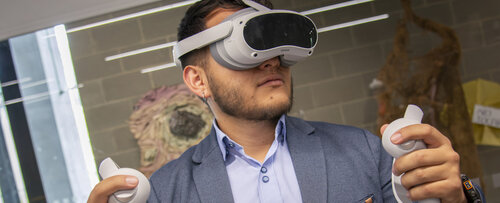El Aula STEAM está ubicada en el Edificio Nuevo Espacio para las Artes, un espacio asequible para toda la comunidad universitaria. Foto: Nicol Torres, Unimedios
