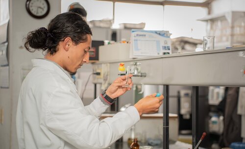 Laboratorio de Productos Naturales, Sede Bogotá. Foto: María Fernanda Londoño, Unimedios.
