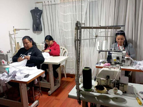 Aguja en mano, costureras desafían la precariedad y el abandono estatal