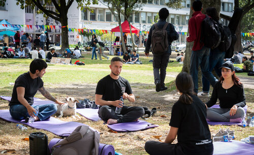 Yoga “Cuerpos en expansión UNAL Sede Bogotá. Foto: María Fernanda Londoño, Unimedios.